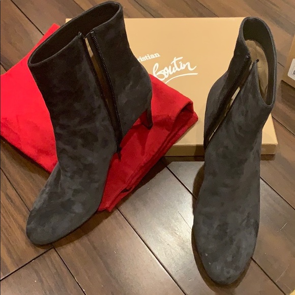 Gorgeous brand new Christian Louboutin booties 🤩 - Picture 2 of 6